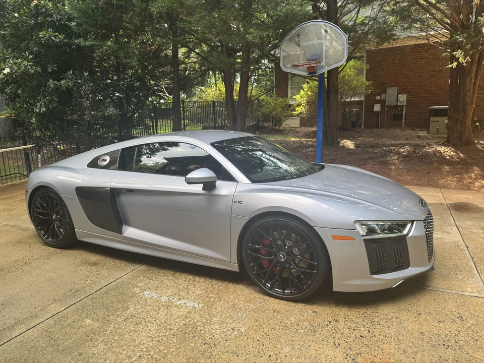 2017 Audi 4S R8 - Image 5 of 31