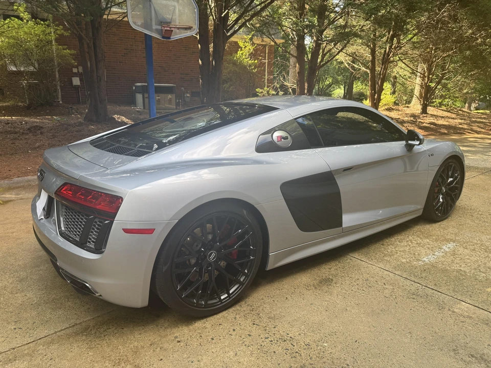 2017 Audi 4S R8 - Image 6 of 31