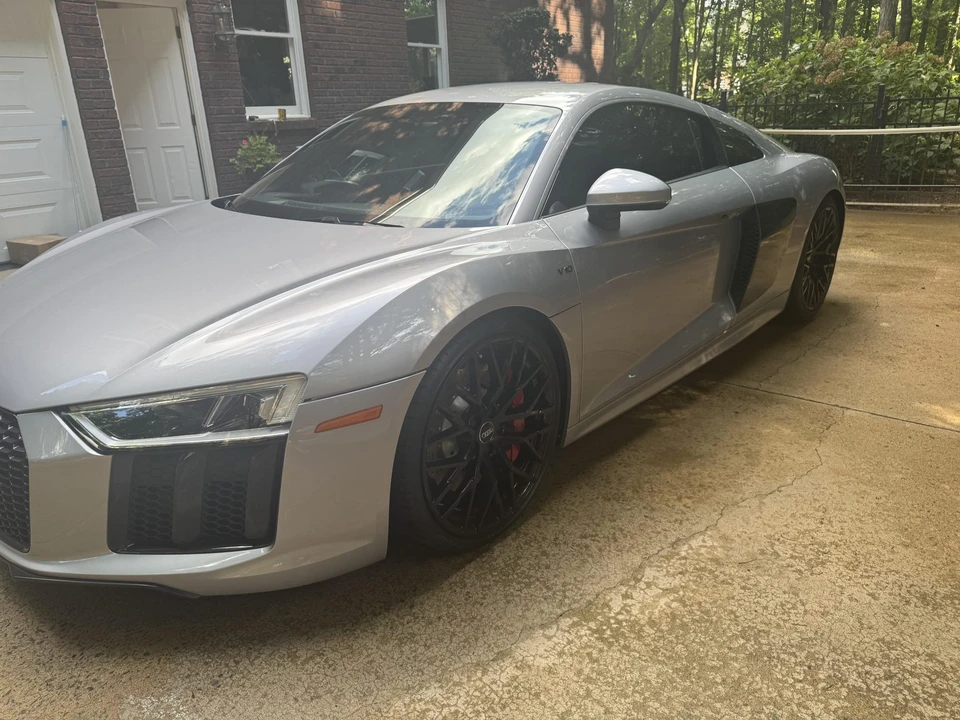 2017 Audi 4S R8 - Image 10 of 31