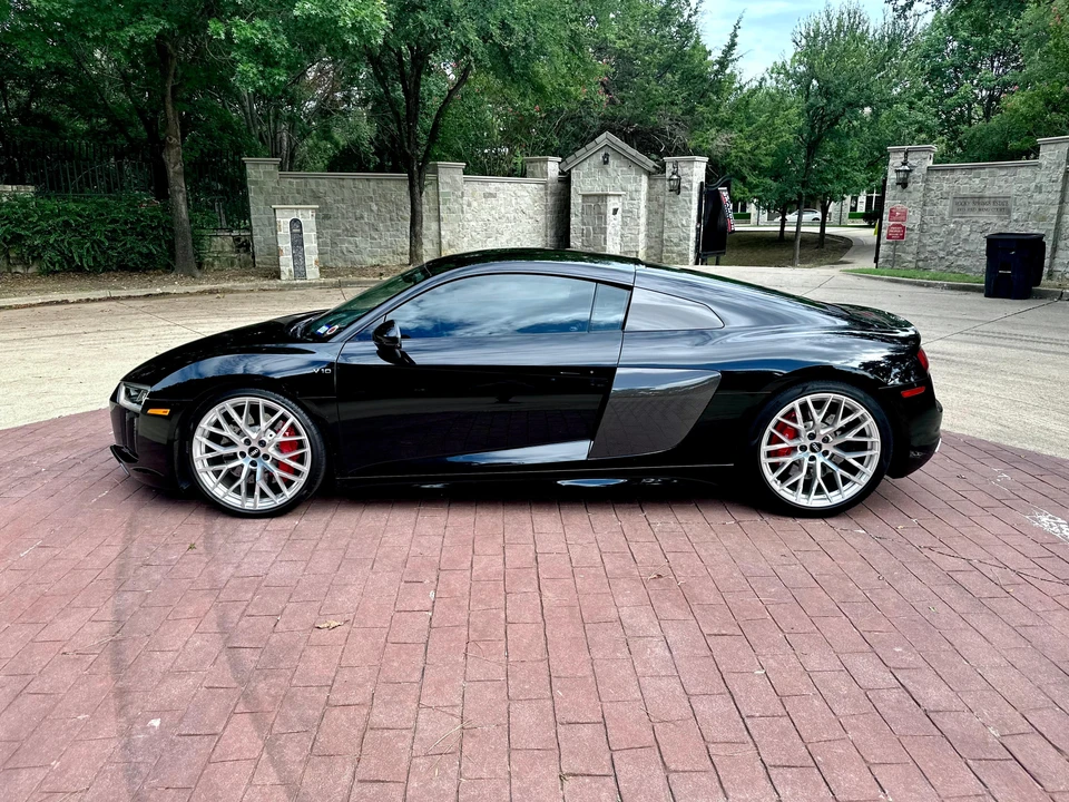 2017 Audi 4S R8 - Image 12 of 31