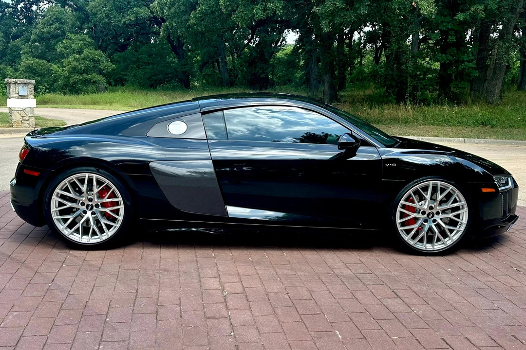 2017 Audi 4S R8 - Image 3 of 31