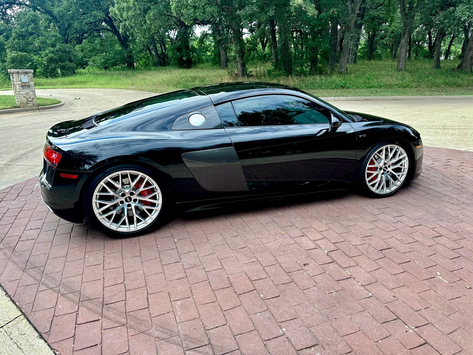 2017 Audi 4S R8 - Image 20 of 31