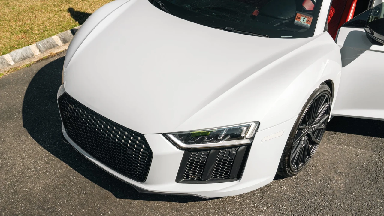 2017 Audi 4S R8 - Image 18 of 31