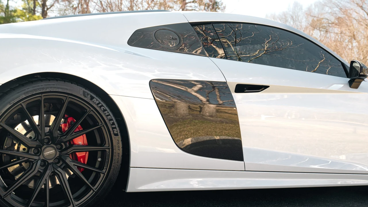 2017 Audi 4S R8 - Image 10 of 31