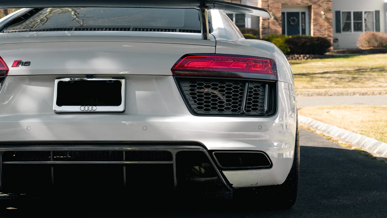 2017 Audi 4S R8 - Image 14 of 31