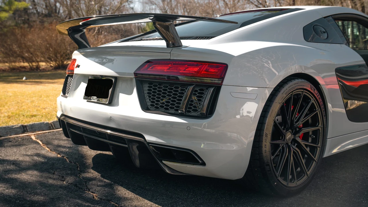 2017 Audi 4S R8 - Image 12 of 31