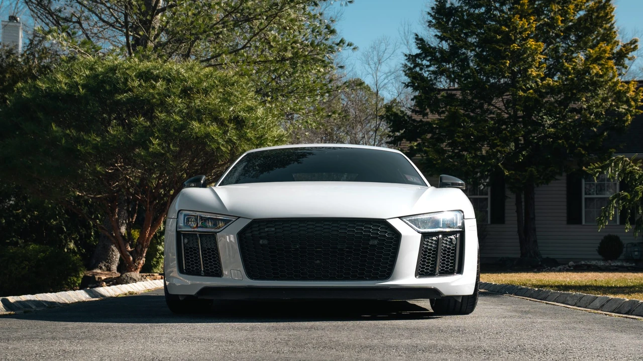 2017 Audi 4S R8 - Image 3 of 31