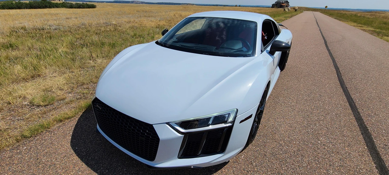 2017 Audi 4S R8 - Image 2 of 31