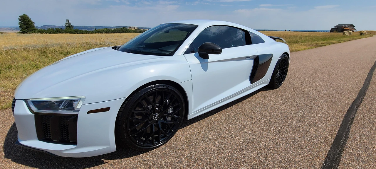 2017 Audi 4S R8 - Image 10 of 31