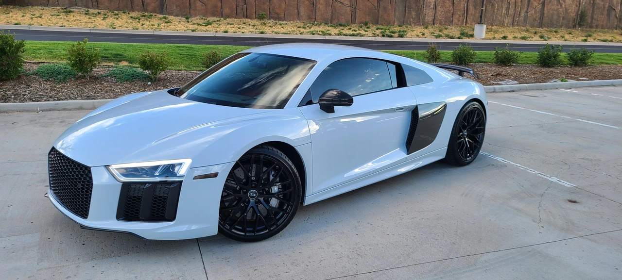 2017 Audi 4S R8 - Image 9 of 31