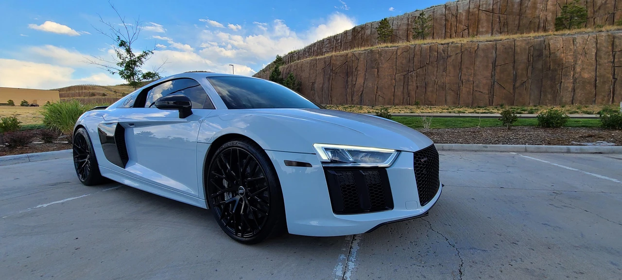 2017 Audi 4S R8 - Image 25 of 31