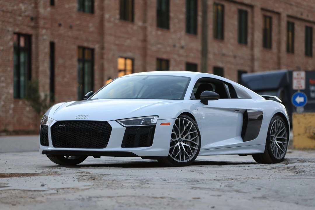2017 Audi 4S R8 - Image 17 of 31
