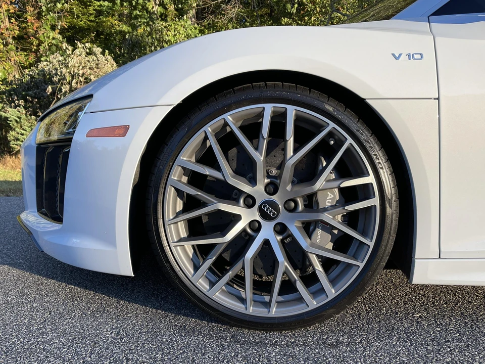 2017 Audi 4S R8 - Image 30 of 31