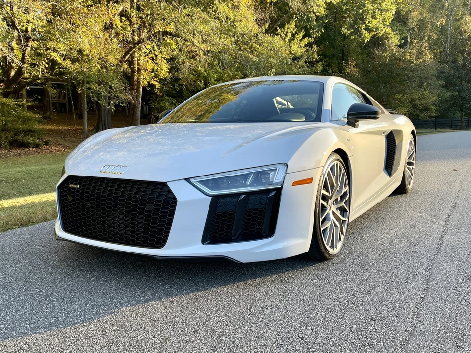 2017 Audi 4S R8 - Image 3 of 31