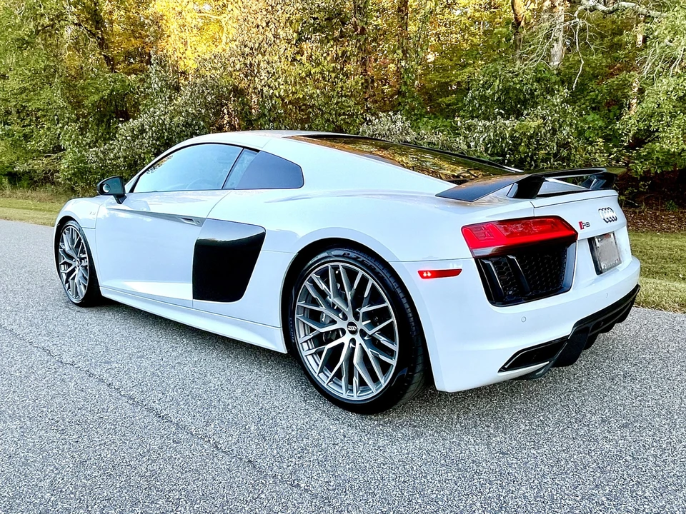 2017 Audi 4S R8 - Image 6 of 31