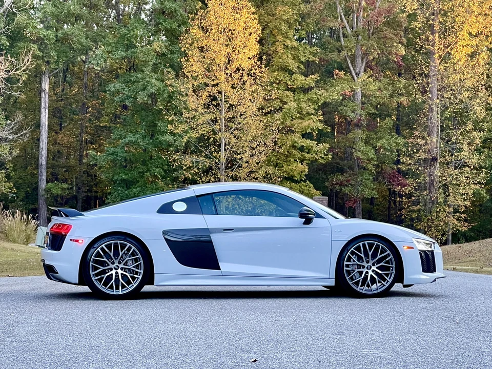 2017 Audi 4S R8 - Image 13 of 31
