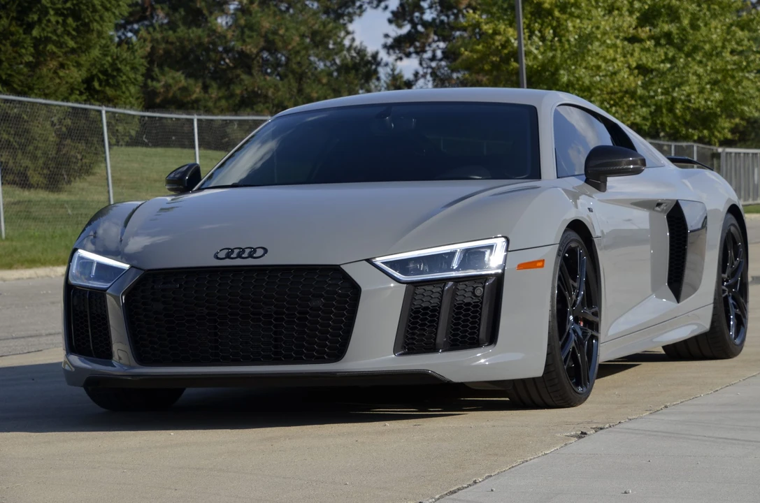 2017 Audi 4S R8 - Image 13 of 31