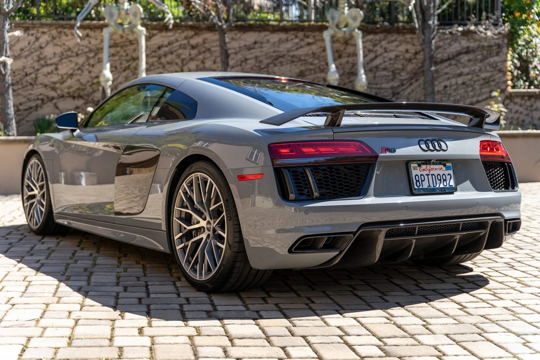 2017 Audi 4S R8 - Image 8 of 31