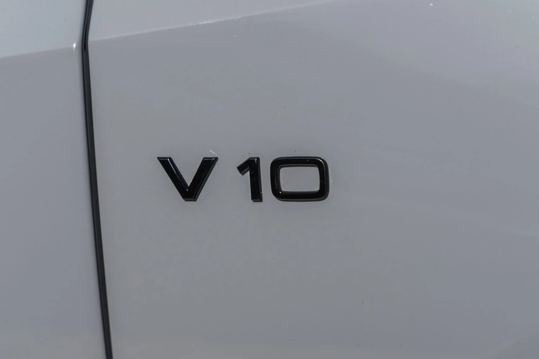 2017 Audi 4S R8 - Image 20 of 31