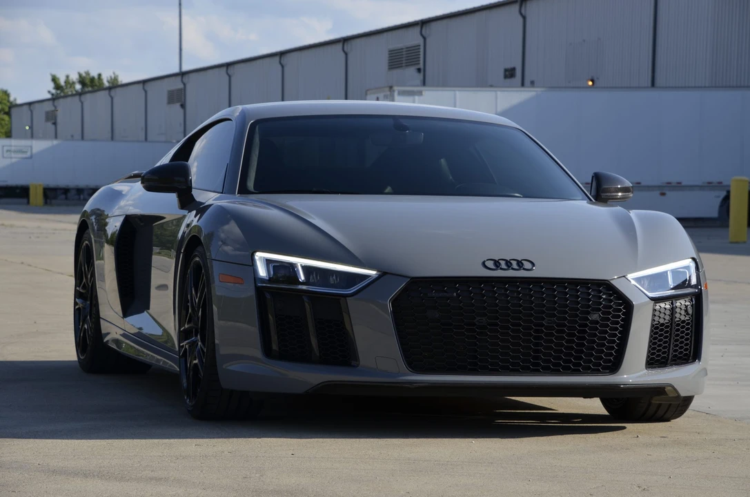 2017 Audi 4S R8 - Image 3 of 31