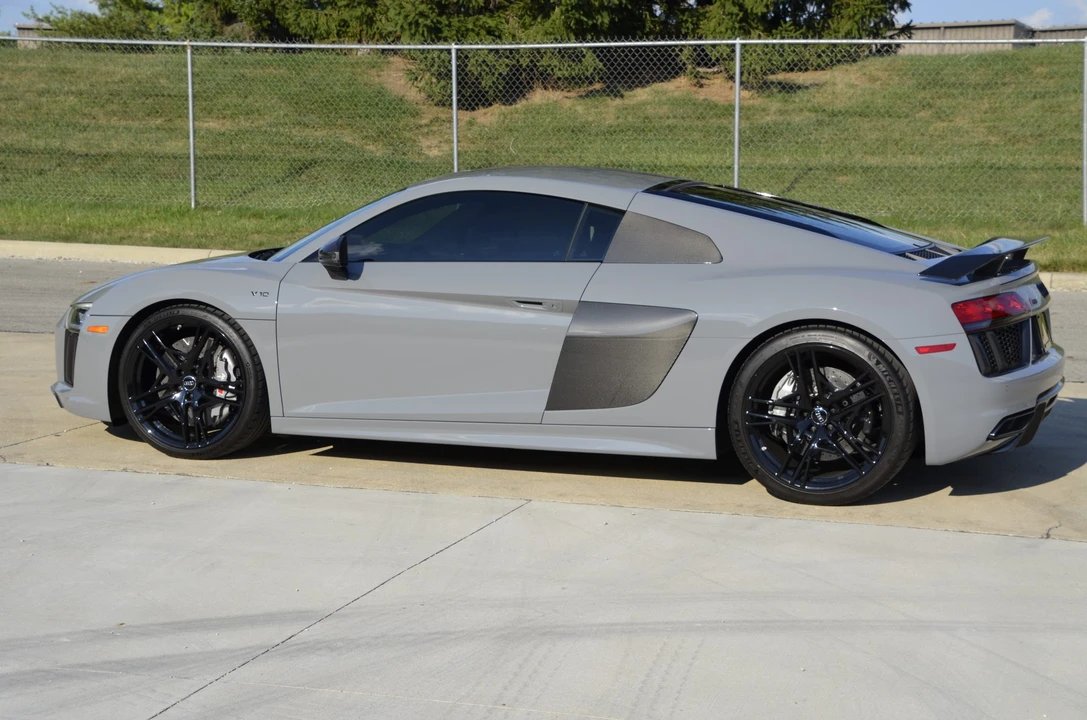 2017 Audi 4S R8 - Image 10 of 31