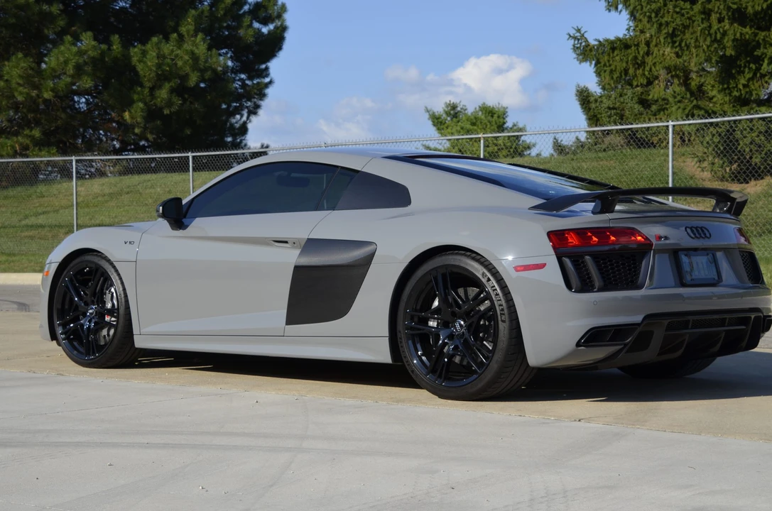 2017 Audi 4S R8 - Image 8 of 31
