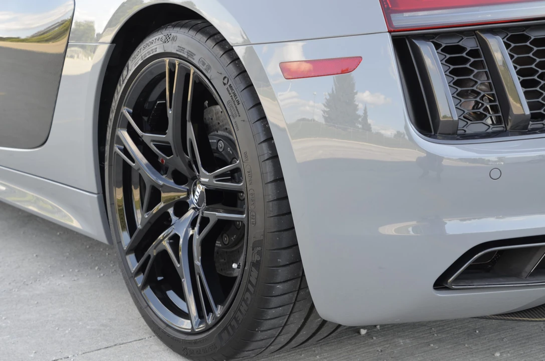 2017 Audi 4S R8 - Image 25 of 31
