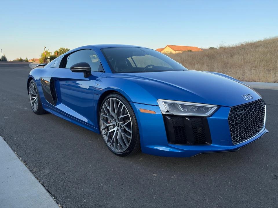 2017 Audi 4S R8 - Image 10 of 31