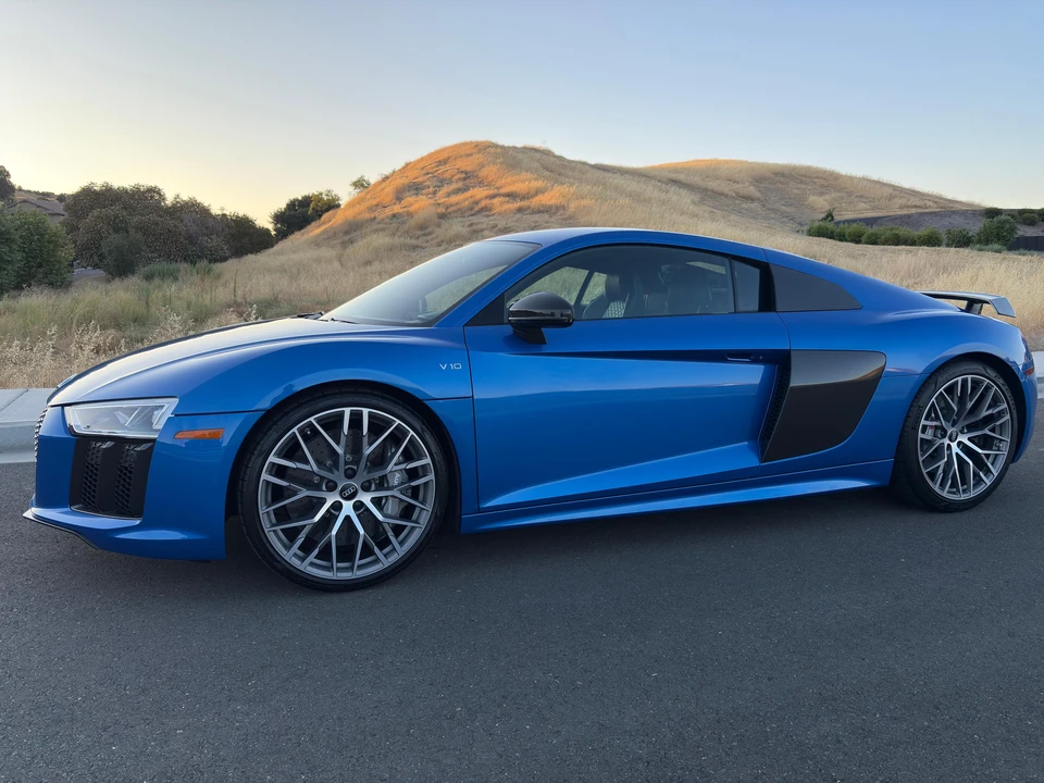 2017 Audi 4S R8 - Image 7 of 31