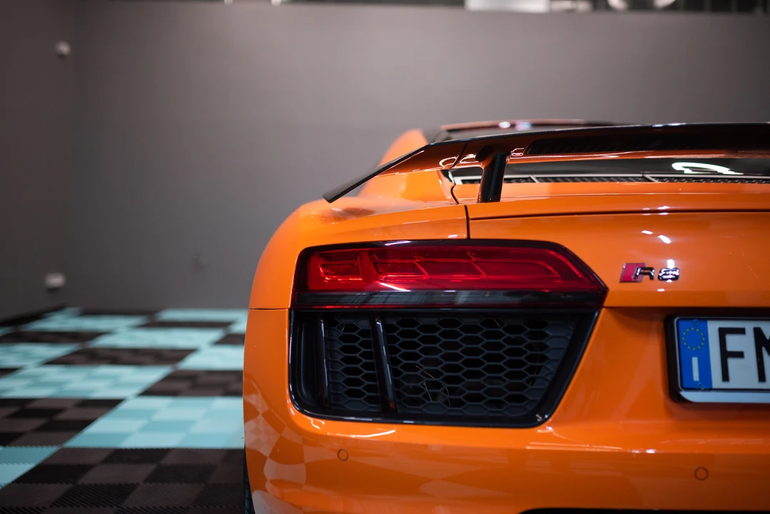 2017 Audi 4S R8 - Image 14 of 31