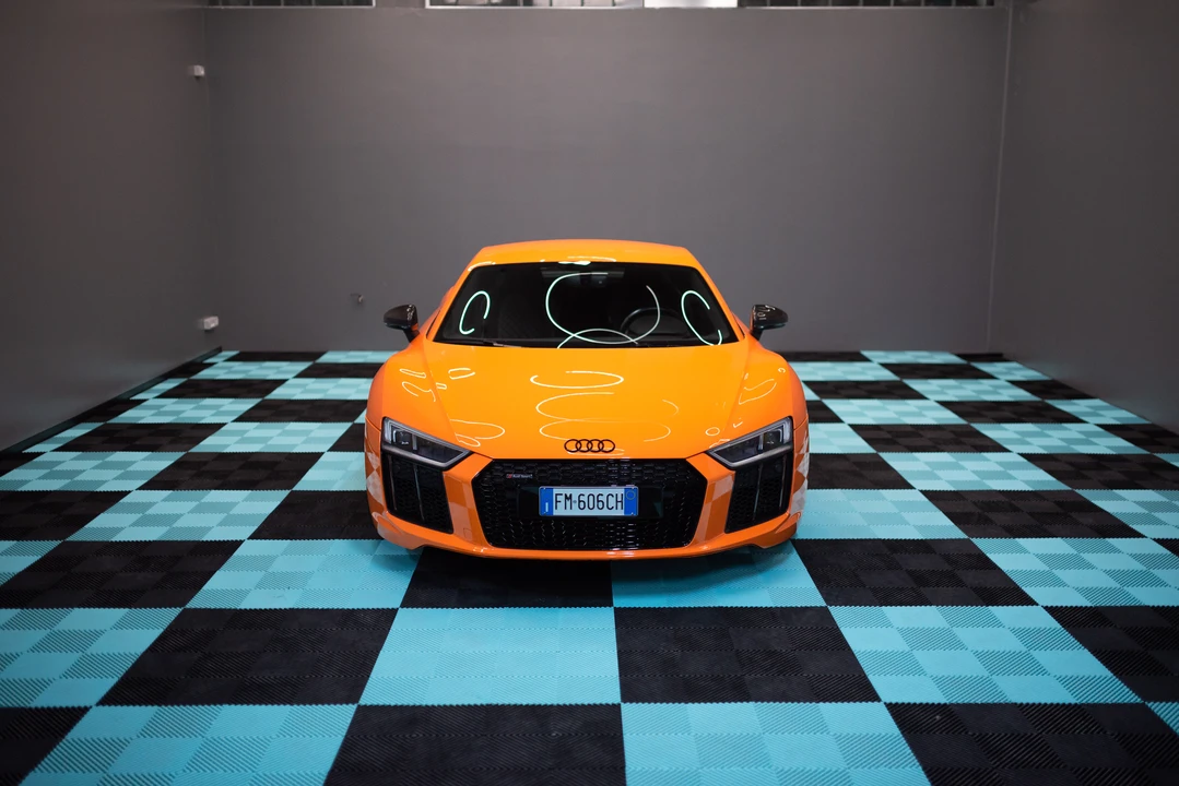2017 Audi 4S R8 - Image 10 of 31