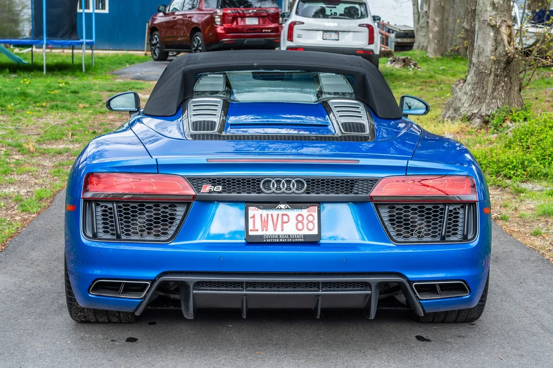 2017 Audi 4S R8 - Image 8 of 31