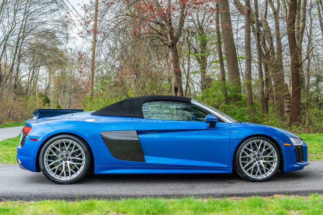 2017 Audi 4S R8 - Image 10 of 31