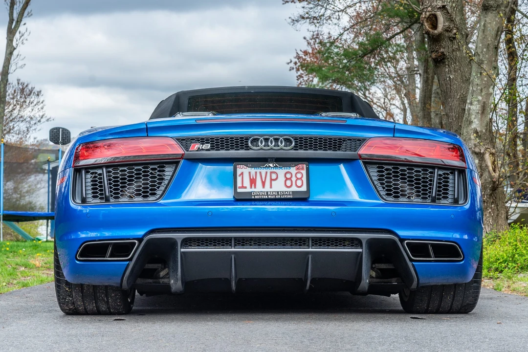 2017 Audi 4S R8 - Image 7 of 31