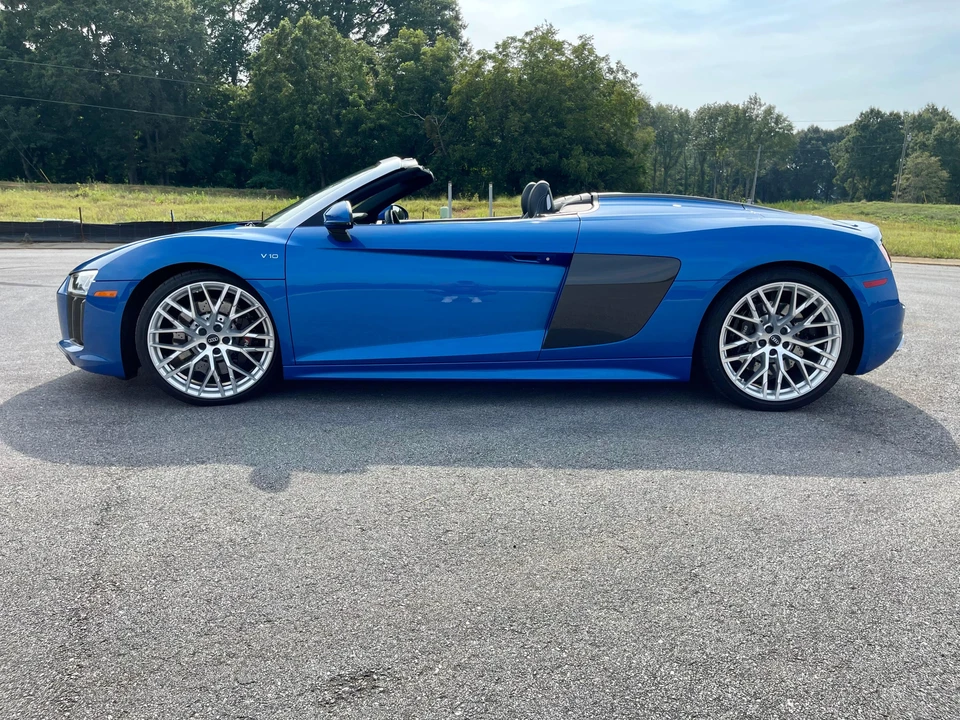 2017 Audi 4S R8 - Image 8 of 31
