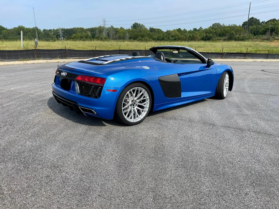 2017 Audi 4S R8 - Image 16 of 31
