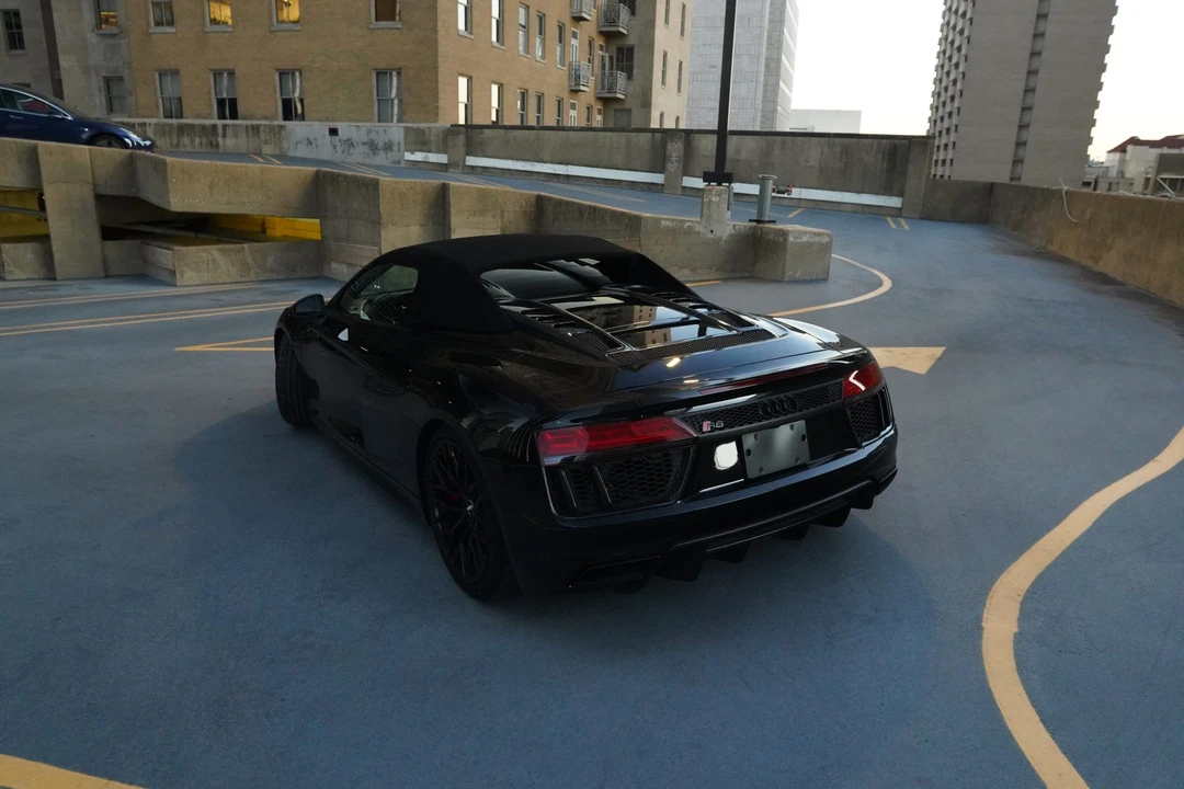 2017 Audi 4S R8 - Image 8 of 31