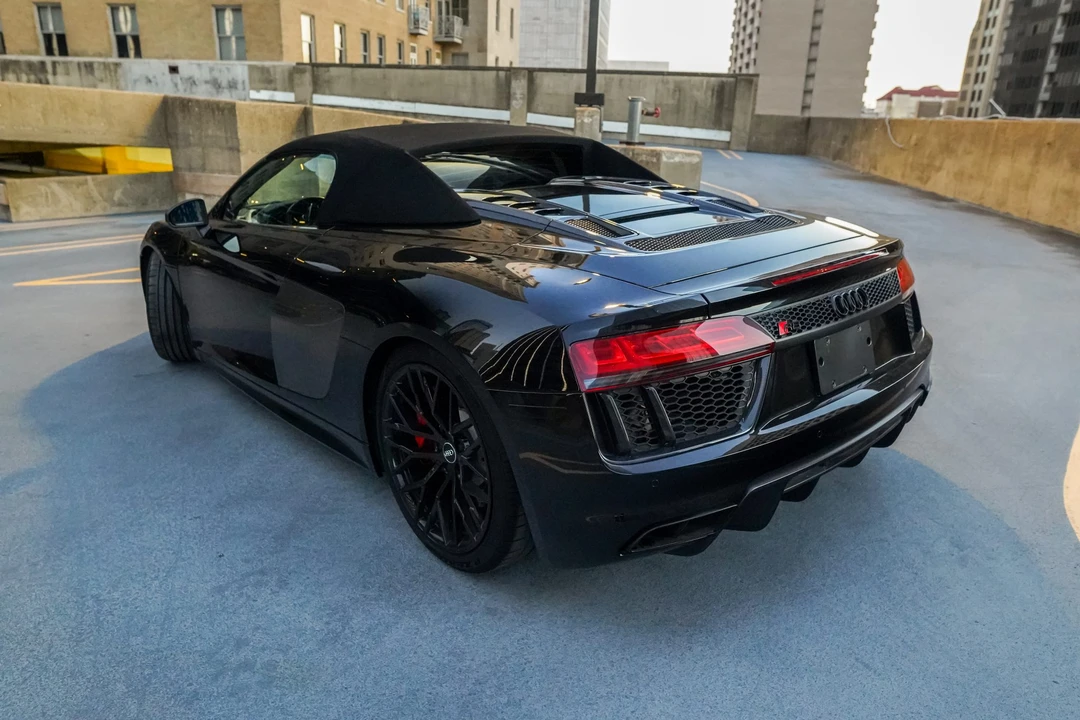 2017 Audi 4S R8 - Image 7 of 31