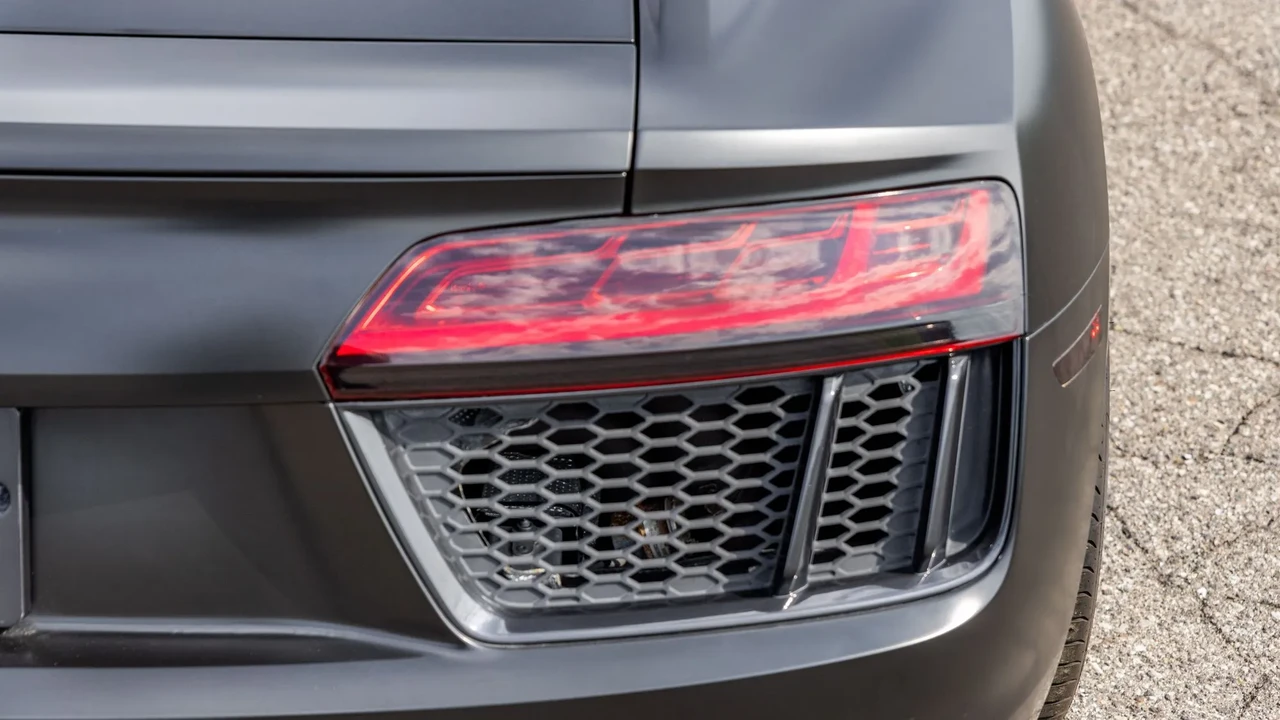 2017 Audi 4S R8 - Image 28 of 31