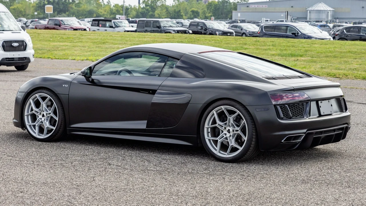 2017 Audi 4S R8 - Image 7 of 31