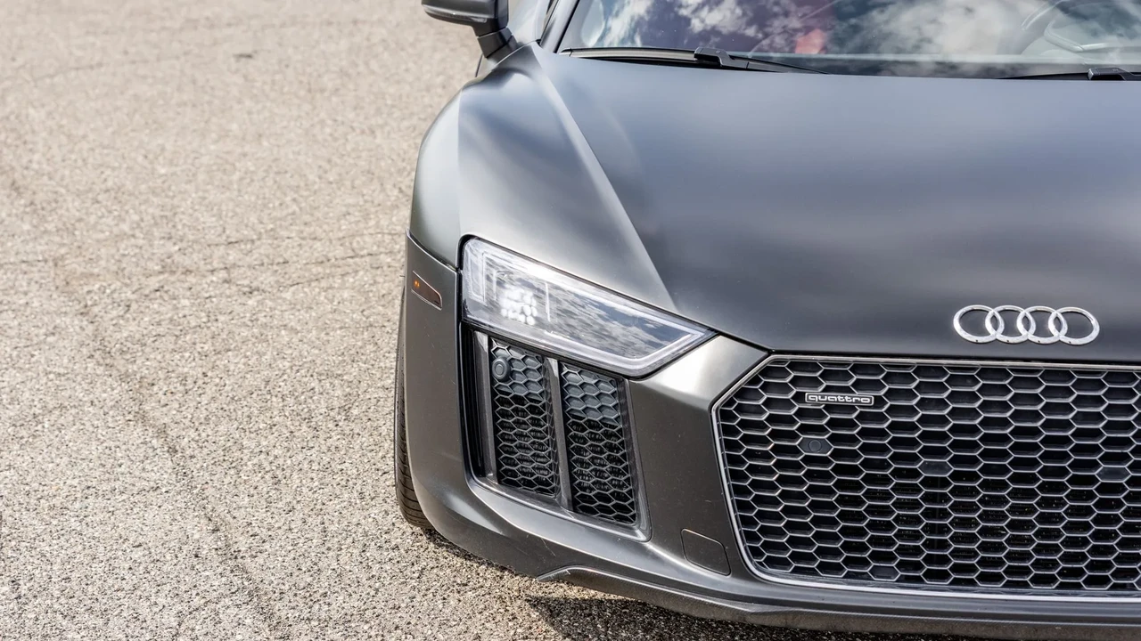 2017 Audi 4S R8 - Image 16 of 31