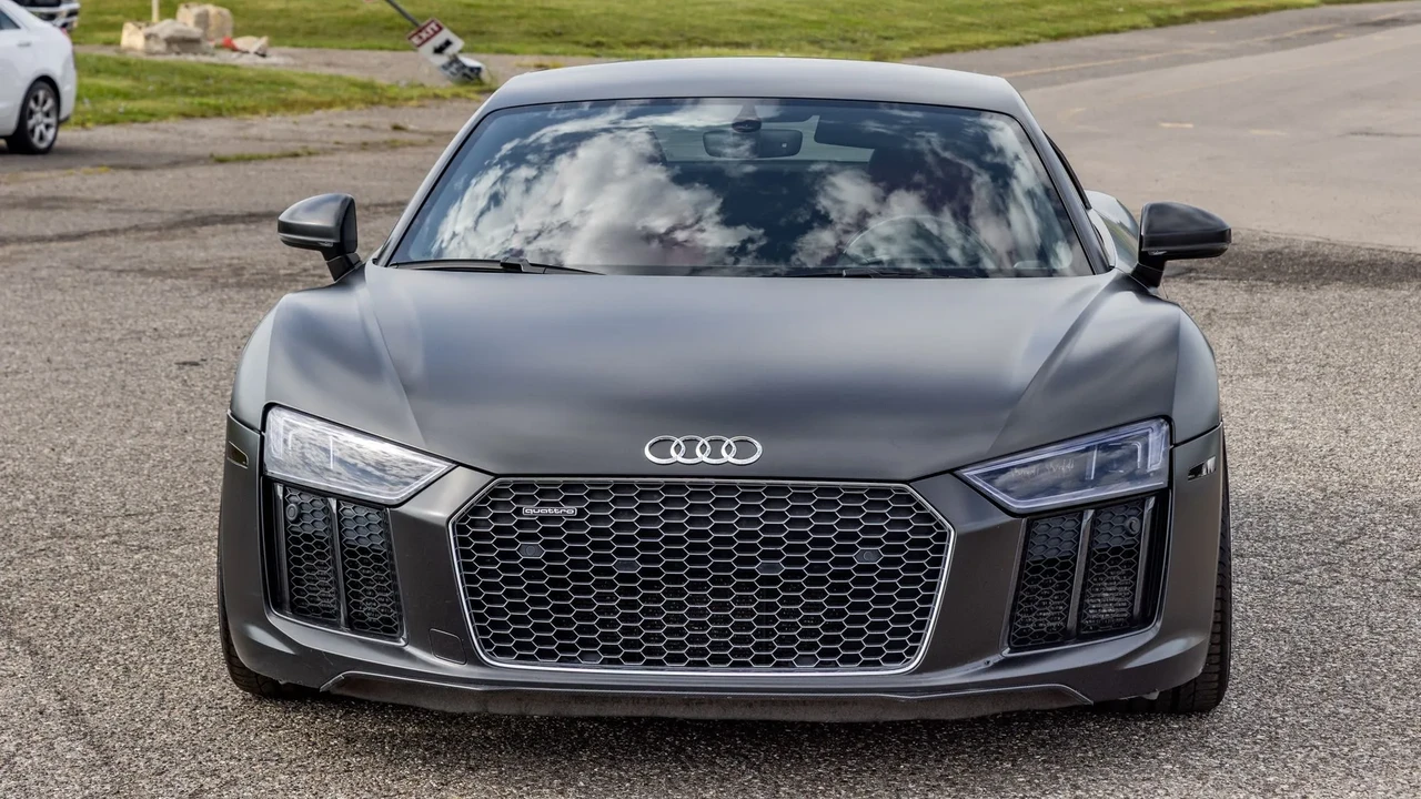 2017 Audi 4S R8 - Image 2 of 31