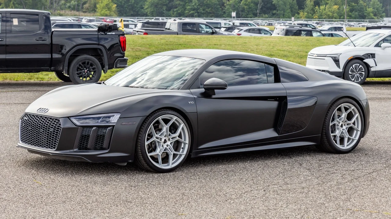 2017 Audi 4S R8 - Image 9 of 31