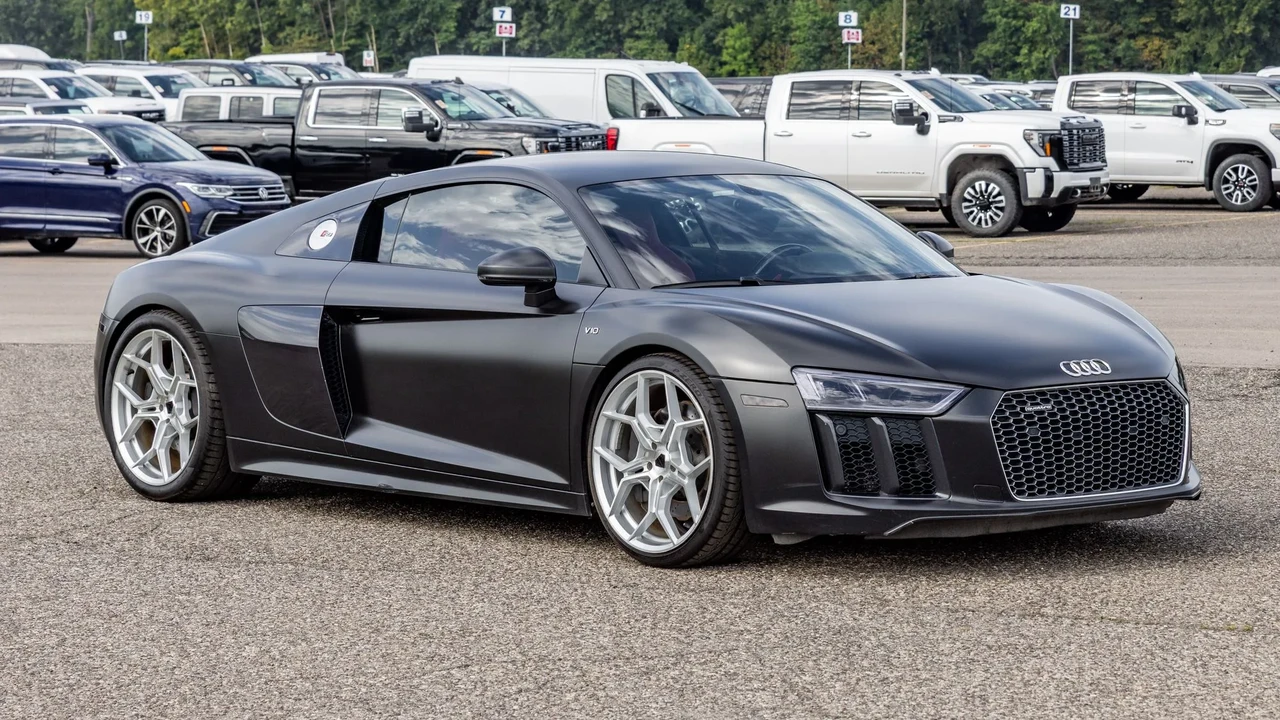 2017 Audi 4S R8 - Image 3 of 31