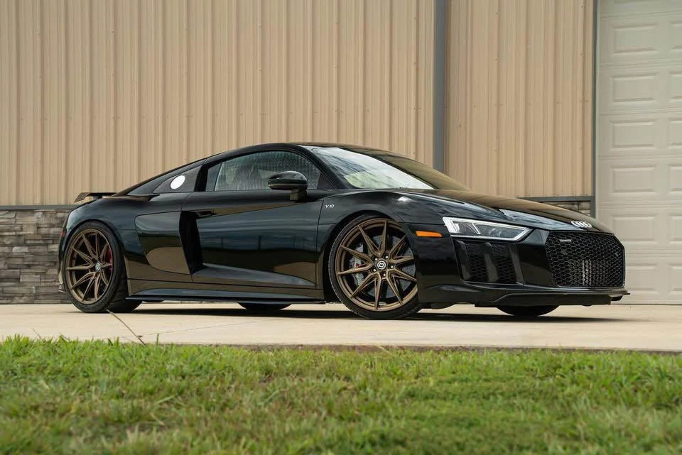 2017 Audi 4S R8 - Image 2 of 16