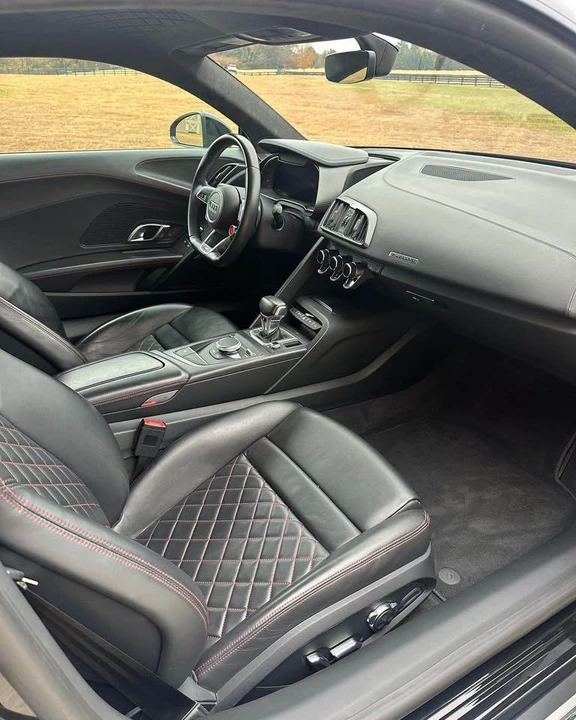 2017 Audi 4S R8 - Image 9 of 16