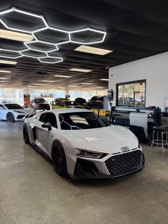 2017 Audi 4S R8 - Image 2 of 8