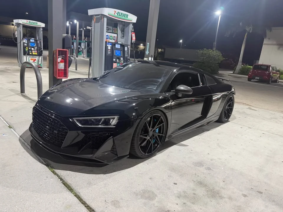 2017 Audi 4S R8 - Image 2 of 8