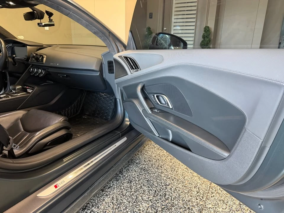 2017 Audi 4S R8 - Image 17 of 18