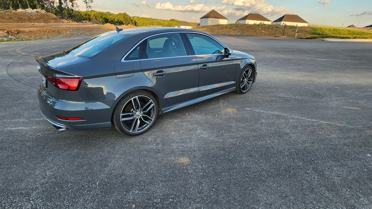 2017 Audi 8V S3 - Image 25 of 31